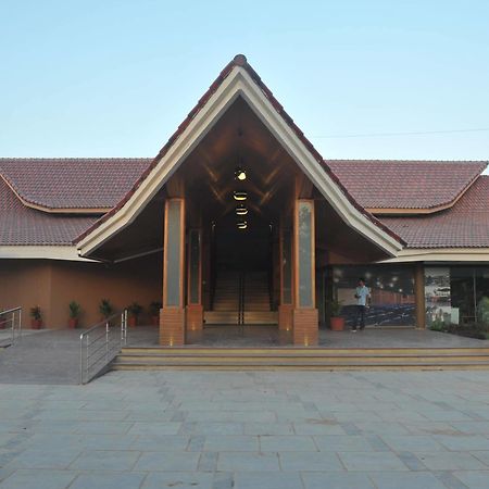 Palm Green Club Resort Jetalpur Exterior foto