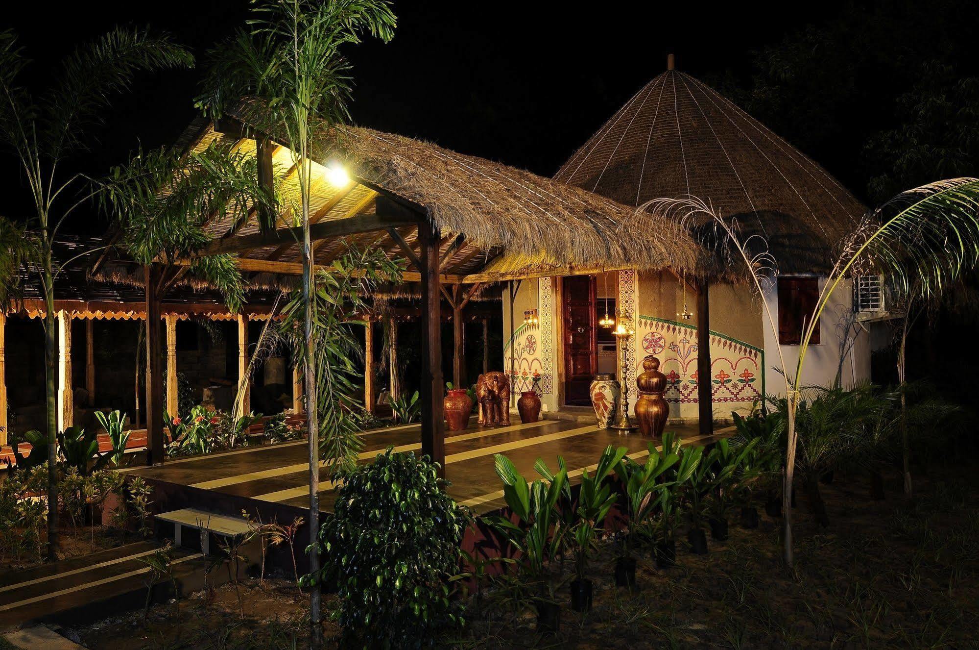 Palm Green Club Resort Jetalpur Exterior foto