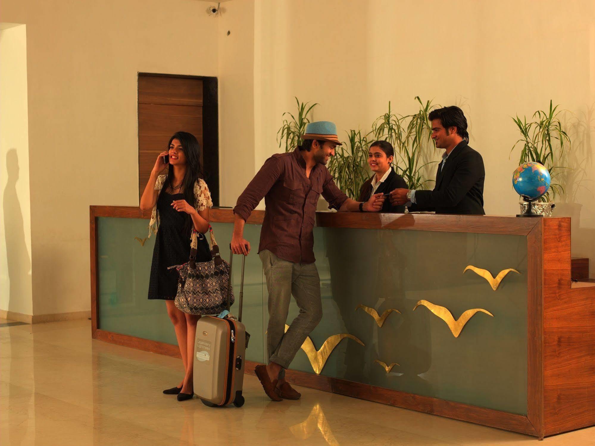 Palm Green Club Resort Jetalpur Exterior foto