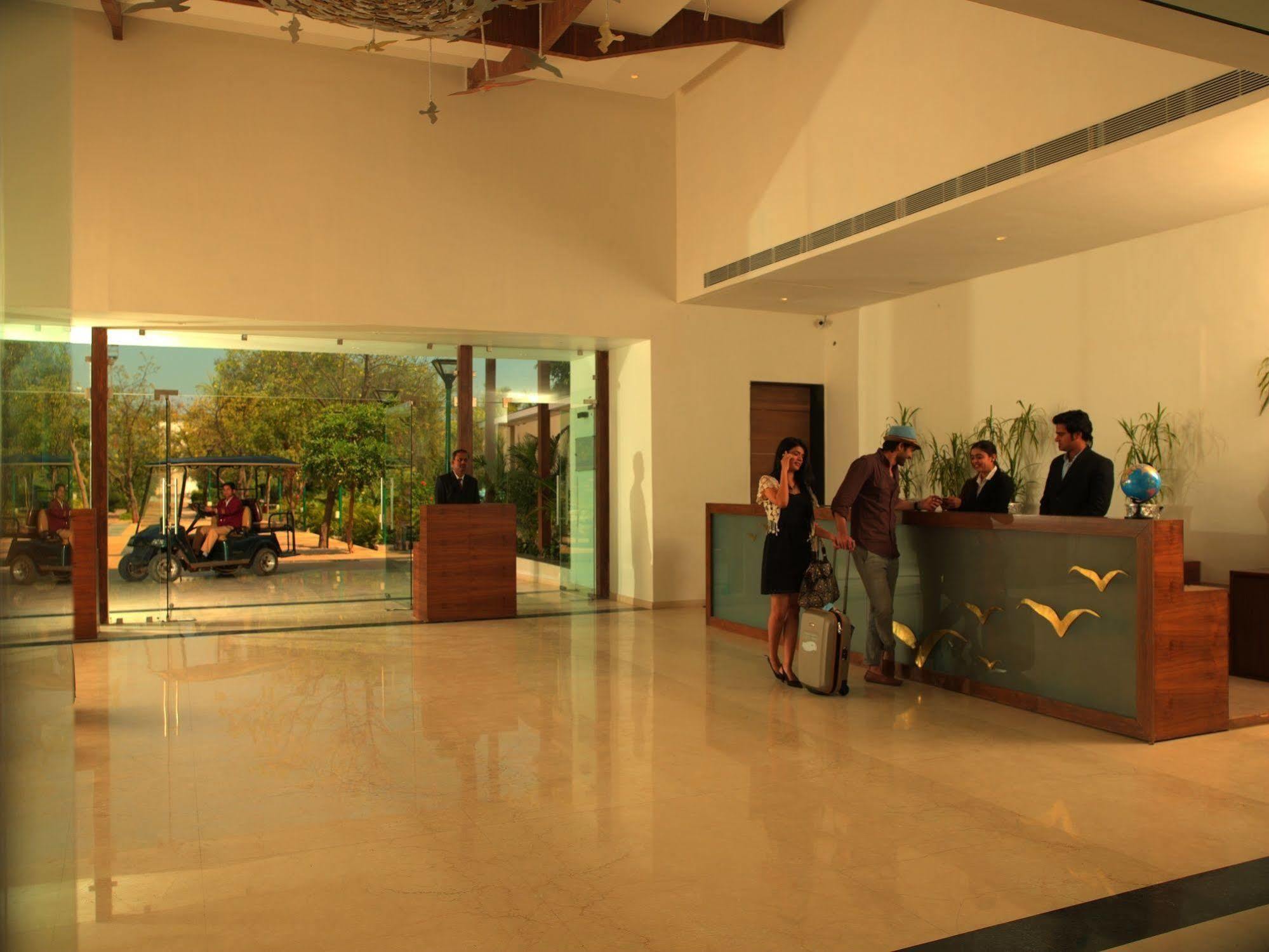 Palm Green Club Resort Jetalpur Exterior foto