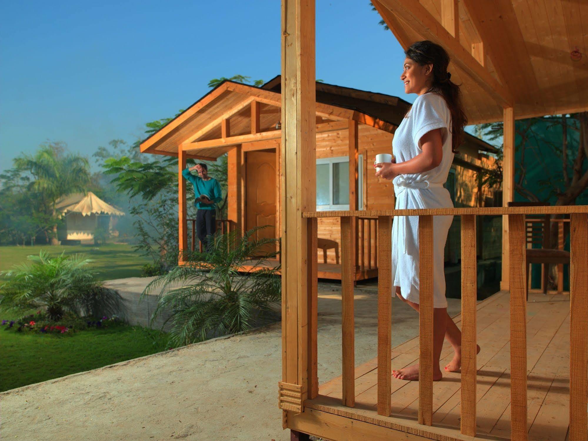 Palm Green Club Resort Jetalpur Exterior foto